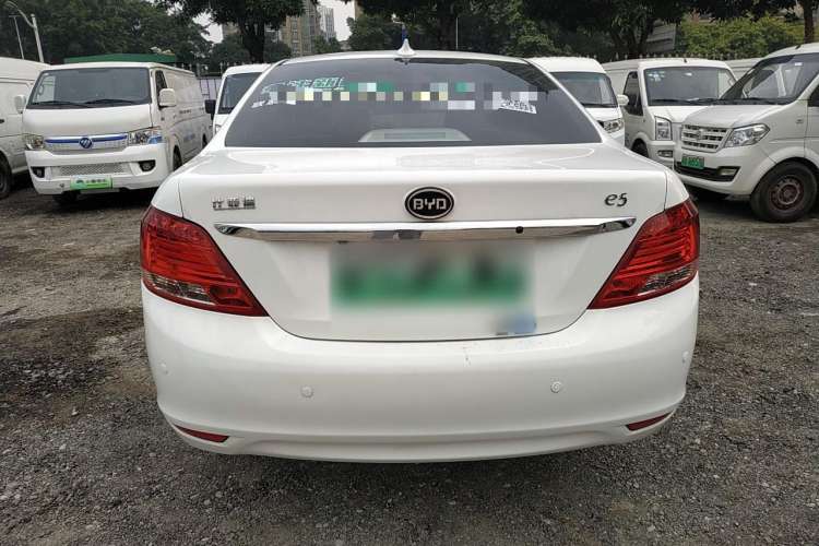 Used BYD e5 2017 300 Prestige Edition Rear