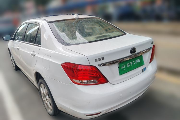 Used BYD e5 2017 300 Prestige Edition Rear Left 45 Deg