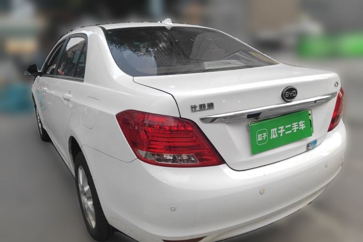 Used BYD e5 2017 300 Prestige Edition Rear Left 45 Deg