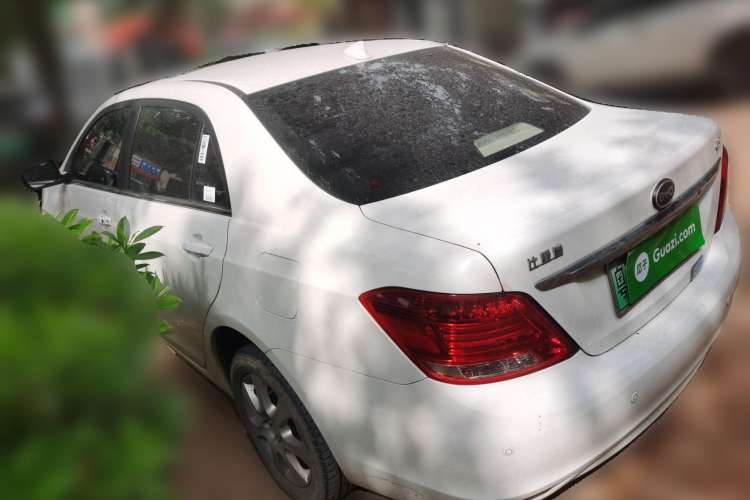 Used BYD e5 2017 300 Prestige Edition Rear Left 45 Deg