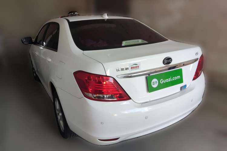 Used BYD e5 2017 300 Prestige Edition Rear Left 45 Deg