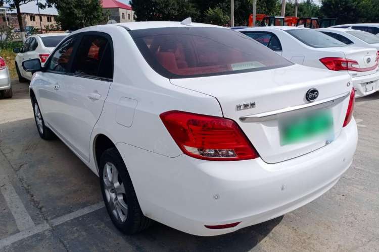 Used BYD e5 2017 300 Prestige Edition Rear Left 45 Deg