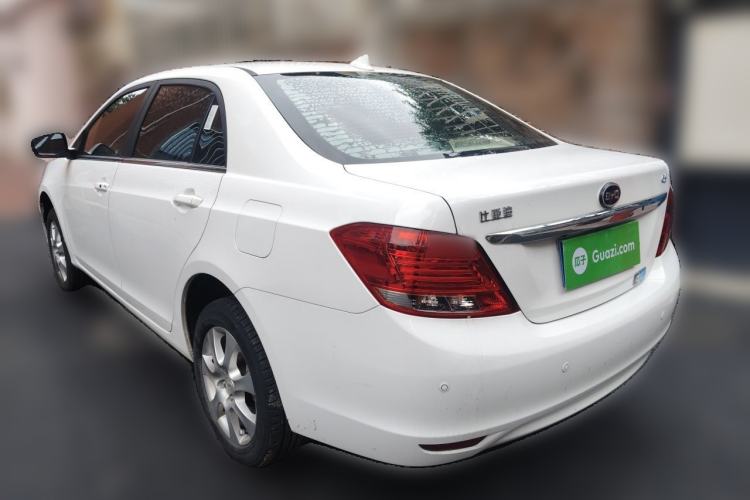 Used BYD e5 2017 300 Prestige Edition Rear Left 45 Deg