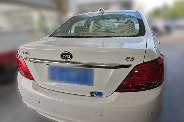 Used BYD e5 2017 300 Prestige Edition Rear