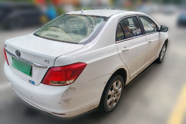 Used BYD e5 2017 300 Prestige Edition Rear Right 45 Deg