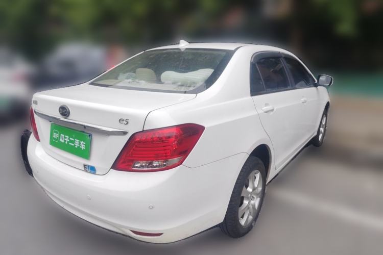 Used BYD e5 2017 300 Prestige Edition Rear Right 45 Deg