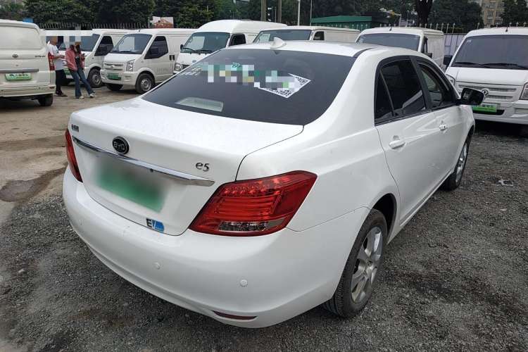 Used BYD e5 2017 300 Prestige Edition Rear Right 45 Deg