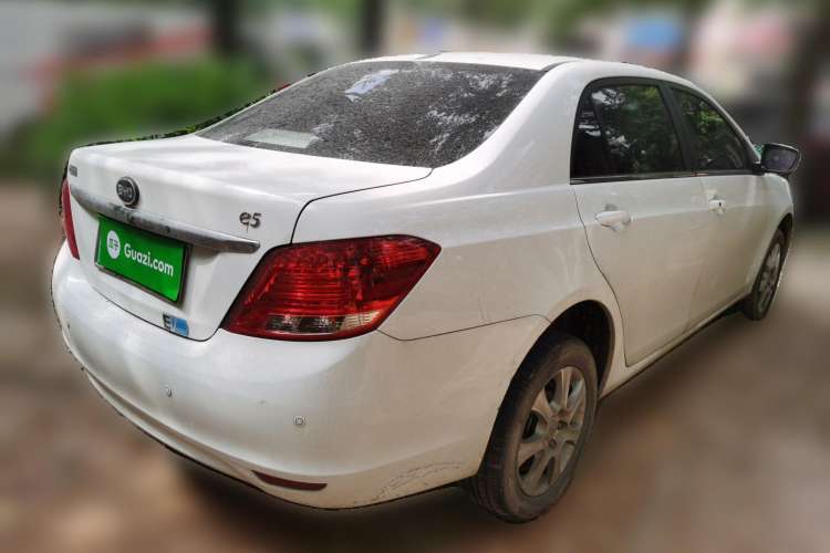 Used BYD e5 2017 300 Prestige Edition Rear Right 45 Deg