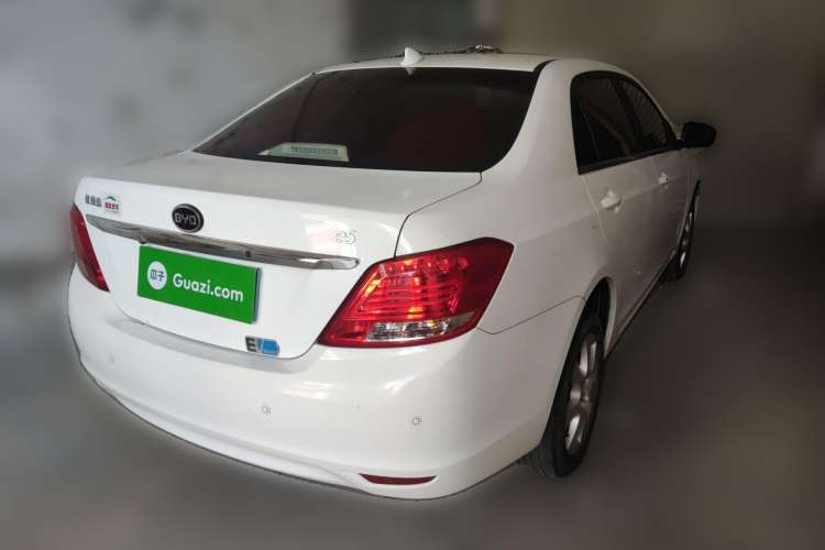 Used BYD e5 2017 300 Prestige Edition Rear Right 45 Deg