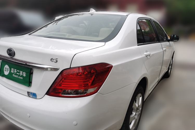 Used BYD e5 2017 300 Prestige Edition Rear Right 45 Deg