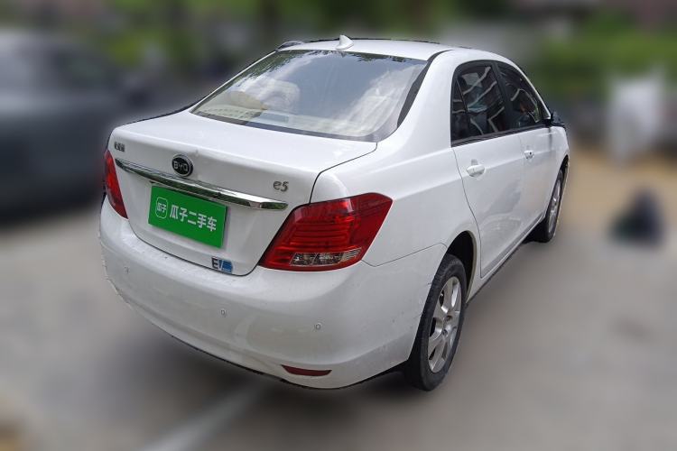 Used BYD e5 2017 300 Prestige Edition Rear Right 45 Deg
