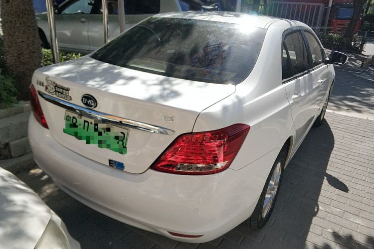 Used BYD e5 2017 300 e-Comfort Edition Rear Right 45 Deg