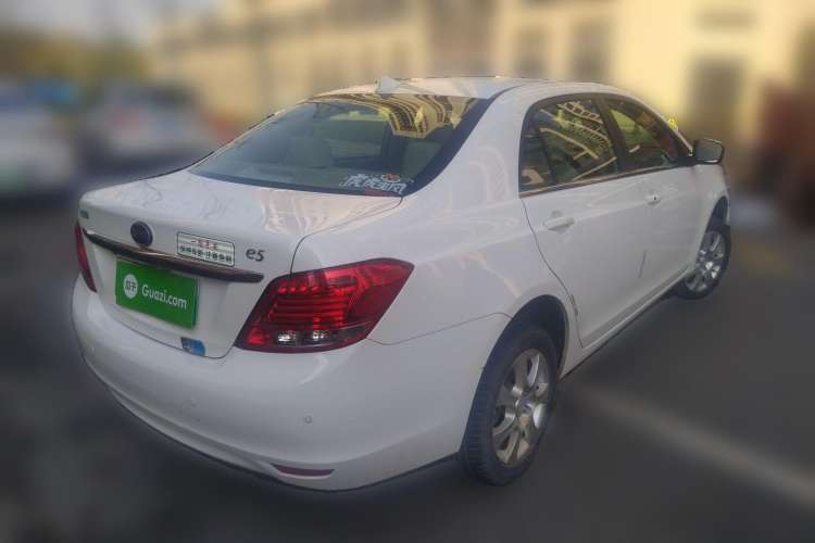 Used BYD e5 2017 300 Prestige Edition Rear Right 45 Deg