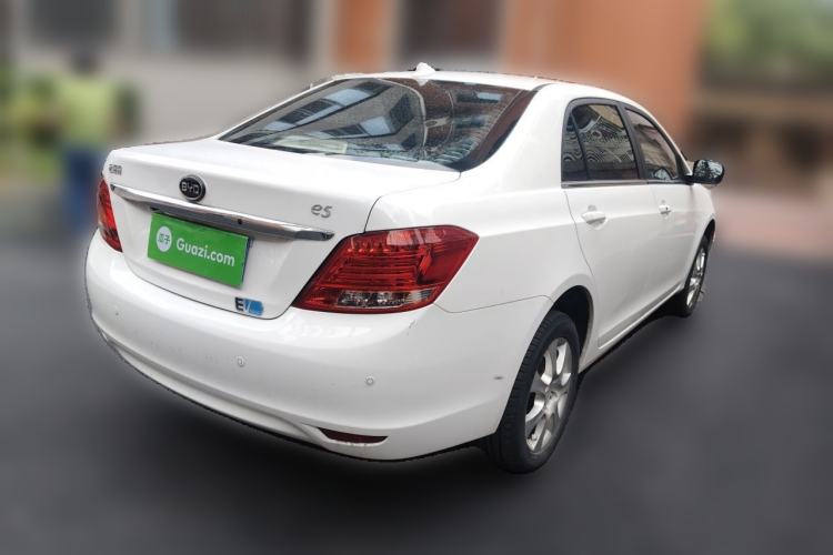 Used BYD e5 2017 300 Prestige Edition Rear Right 45 Deg
