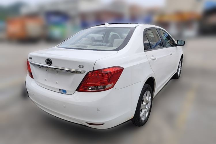 Used BYD e5 2017 300 Prestige Edition Rear Right 45 Deg