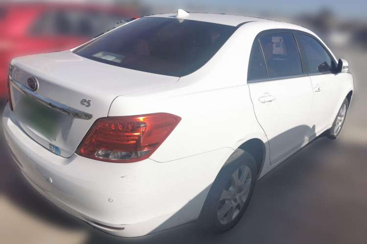 Used BYD e5 2017 300 Prestige Edition Rear Right 45 Deg