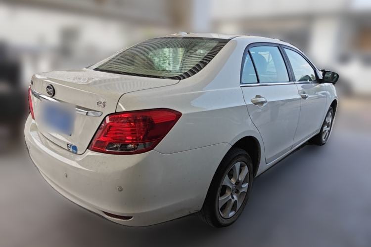 Used BYD e5 2017 300 Prestige Edition Rear Right 45 Deg