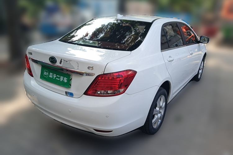 Used BYD e5 2017 300 Prestige Edition Rear Right 45 Deg