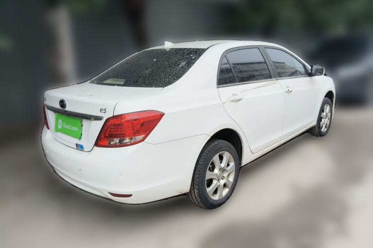 Used BYD e5 2017 300 Prestige Edition Rear Right 45 Deg