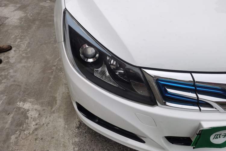 Used BYD e5 2017 300 Prestige Edition Right Front Headlight