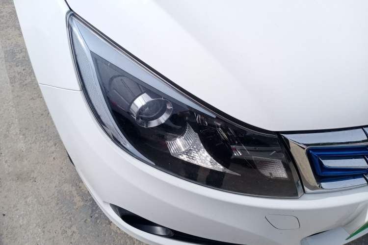 Used BYD e5 2017 300 Prestige Edition Right Front Headlight