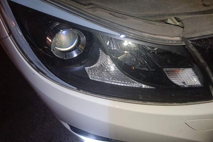 Used BYD e5 2017 300 Prestige Edition Right Front Headlight