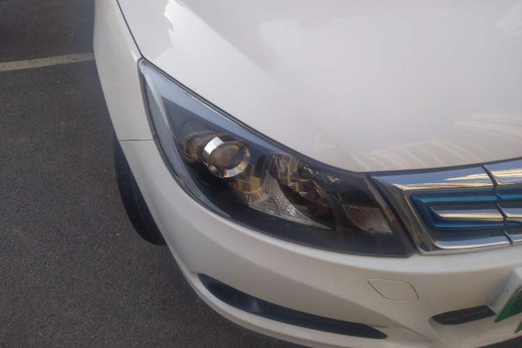 Used BYD e5 2017 300 Prestige Edition Right Front Headlight