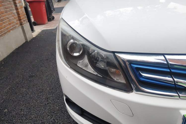 Used BYD e5 2017 300 Prestige Edition Right Front Headlight