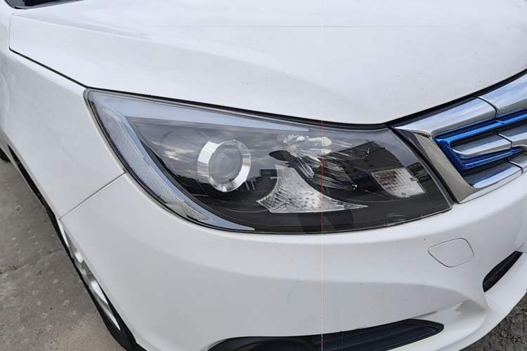 Used BYD e5 2017 300 Prestige Edition Right Front Headlight