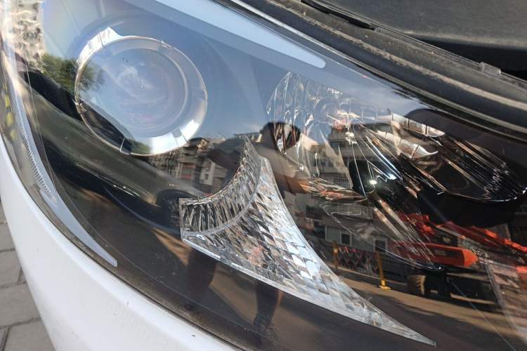 Used BYD e5 2017 300 Prestige Edition Right Front Headlight