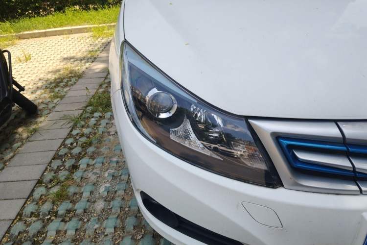 Used BYD e5 2017 300 Prestige Edition Right Front Headlight