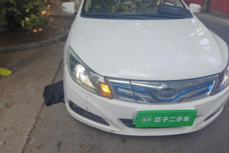 Used BYD e5 2017 300 e-Comfort Edition Right Front Headlight