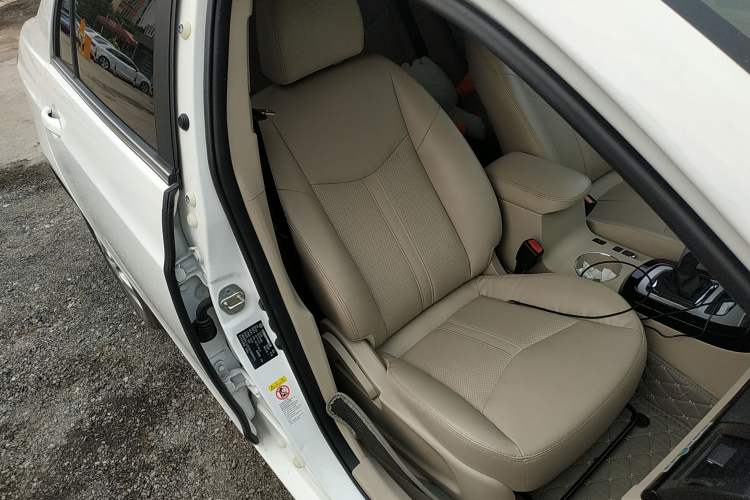 Used BYD e5 2017 300 Prestige Edition Right Front Seat