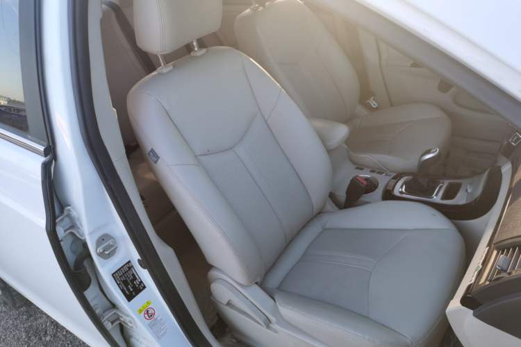 Used BYD e5 2017 300 Prestige Edition Right Front Seat