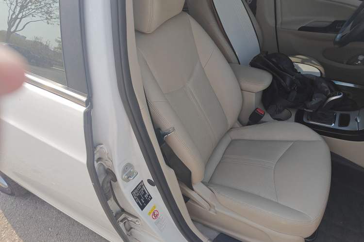 Used BYD e5 2017 300 Prestige Edition Right Front Seat