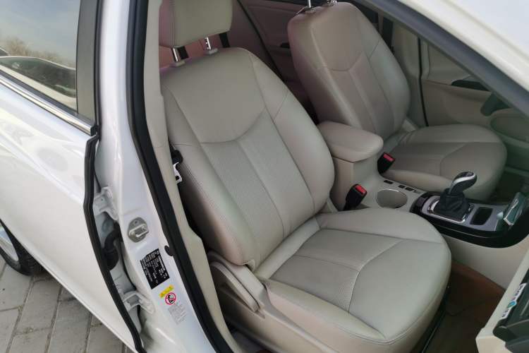 Used BYD e5 2017 300 Prestige Edition Right Front Seat