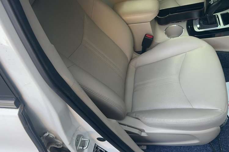 Used BYD e5 2017 300 Prestige Edition Right Front Seat