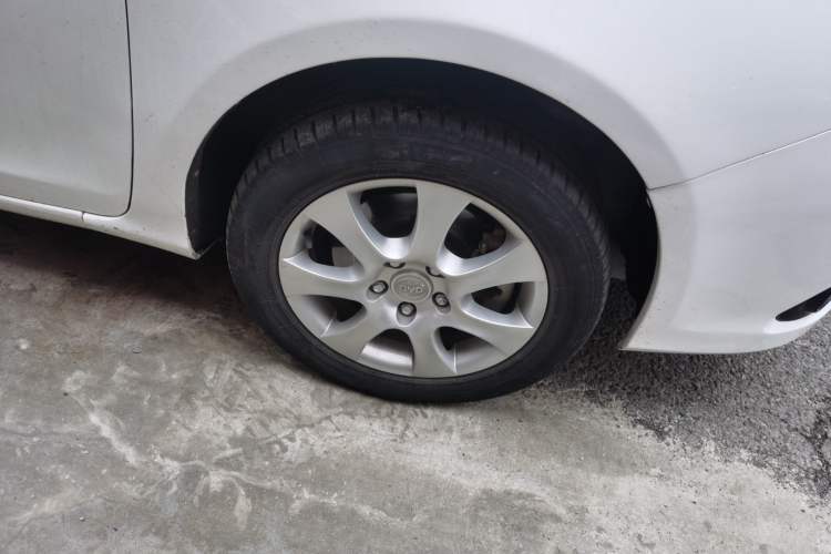 Used BYD e5 2017 300 Prestige Edition Right Front Wheel Hub