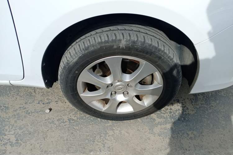 Used BYD e5 2017 300 Prestige Edition Right Front Wheel Hub