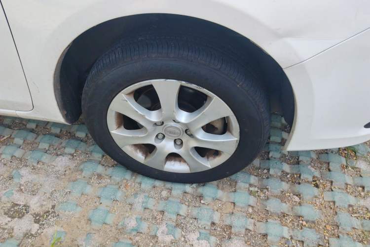 Used BYD e5 2017 300 Prestige Edition Right Front Wheel Hub