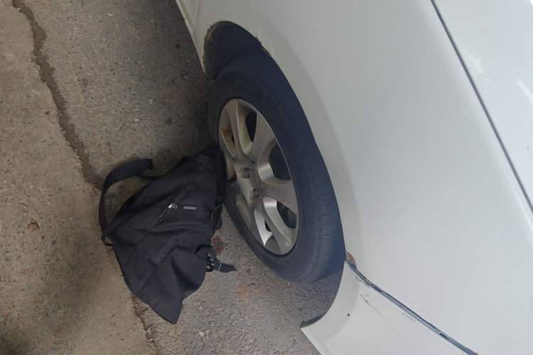 Used BYD e5 2017 300 e-Comfort Edition Right Front Wheel Hub