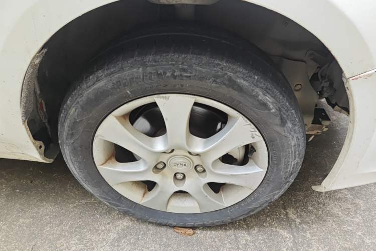 Used BYD e5 2017 300 e-Comfort Edition Right Front Wheel Hub