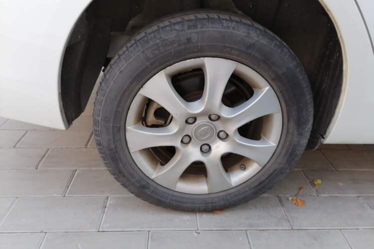 Used BYD e5 2017 300 Prestige Edition Right Rear Wheel Hub