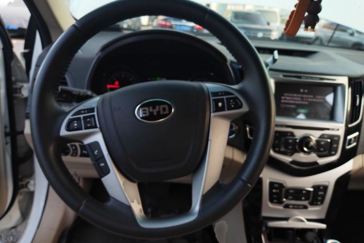 Used BYD e5 2017 300 Prestige Edition Steering Wheel