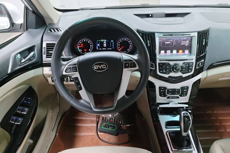 Used BYD e5 2017 300 Prestige Edition Steering Wheel