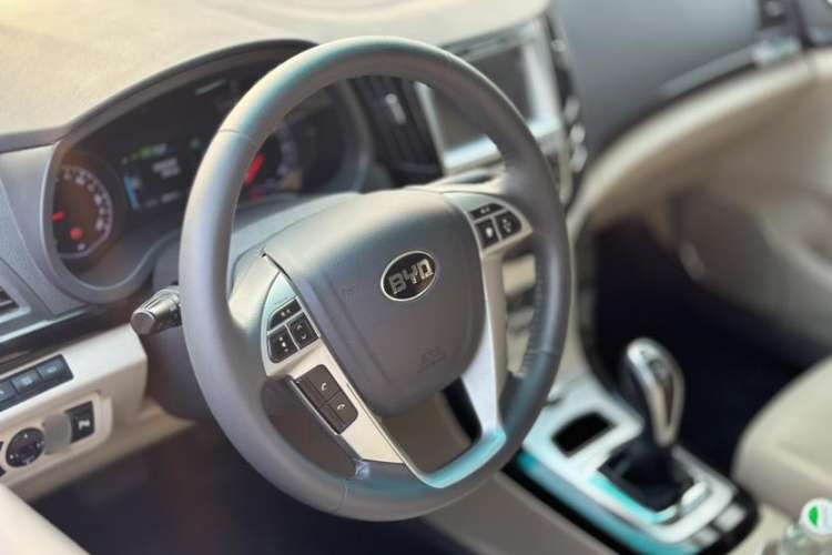 Used BYD e5 2017 300 Prestige Edition Steering Wheel