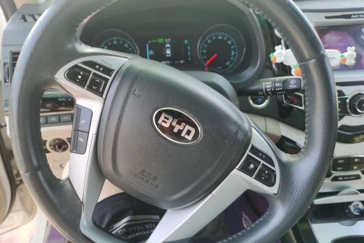 Used BYD e5 2017 300 Prestige Edition Steering Wheel