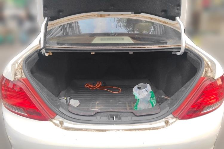Used BYD e5 2017 300 Prestige Edition Trunk