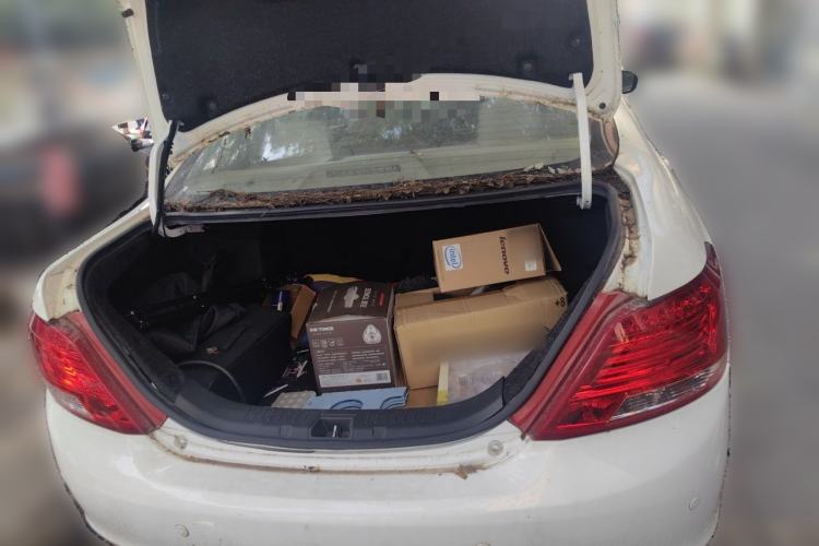 Used BYD e5 2017 300 Prestige Edition Trunk