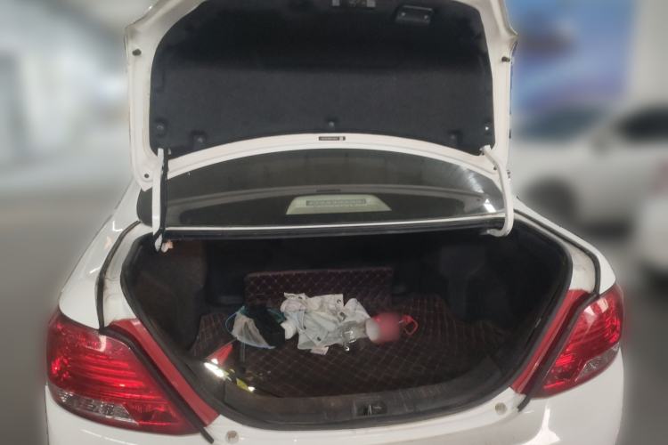 Used BYD e5 2017 300 Prestige Edition Trunk